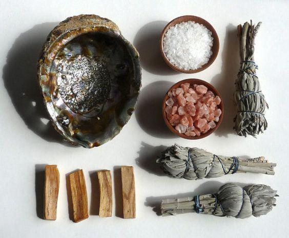 A HANAKO comprehensive guide to spiritual smudging to cleanse your aura & clear your space